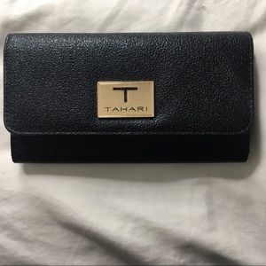 Tahari Wallet